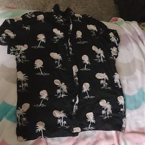 Palm tree shirt size medium (38-40) color black